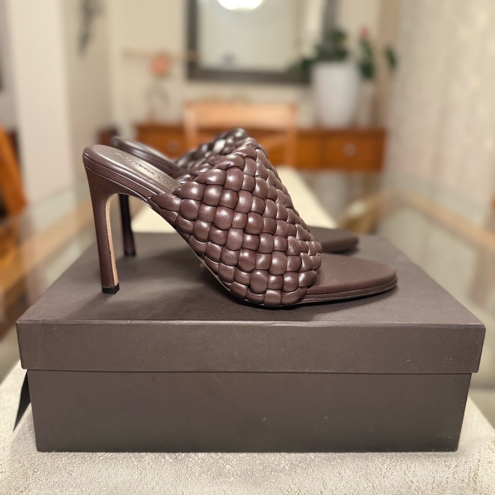 Bottega Veneta Women's Brown Woven Mules